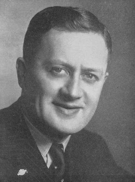 Photograph of Sir James Hēnare